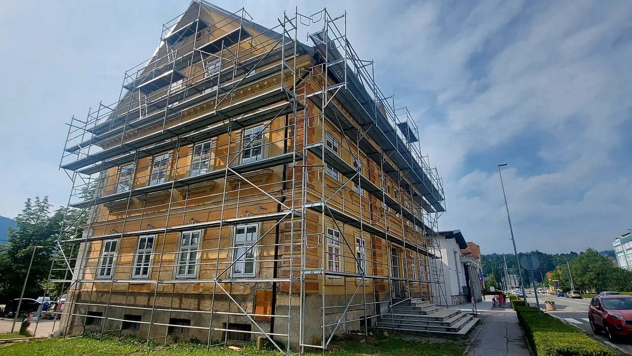 Referenčni projekt 1